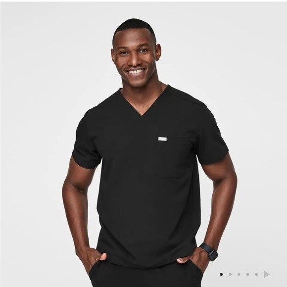 Figs Leon Three-Pocket Scrub Top™ Black - Picture 1 of 6